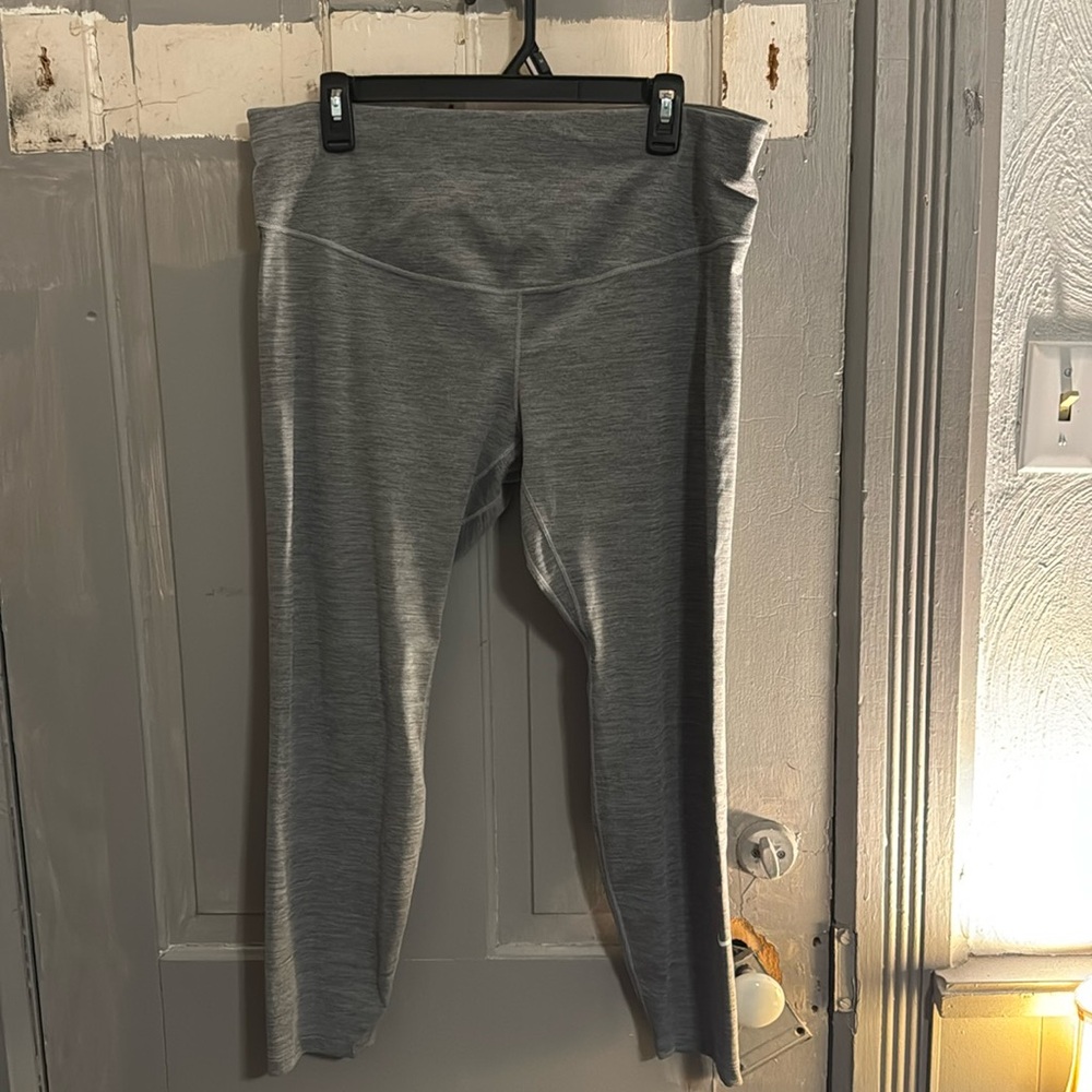 Women’s Nike leggings worn 2Xs